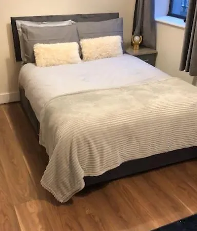 In The Heart Of 2 Bedrooms Apartmán